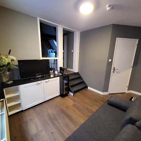 Hotel Broer & Zus Хага Екстериор снимка