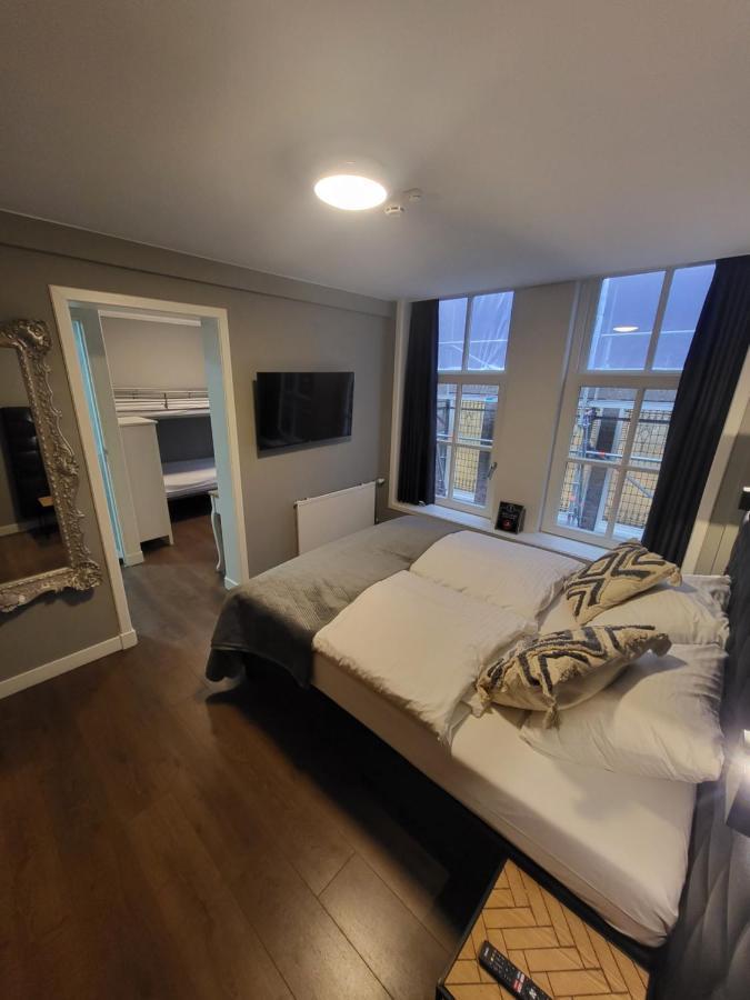 Hotel Broer & Zus Хага Екстериор снимка