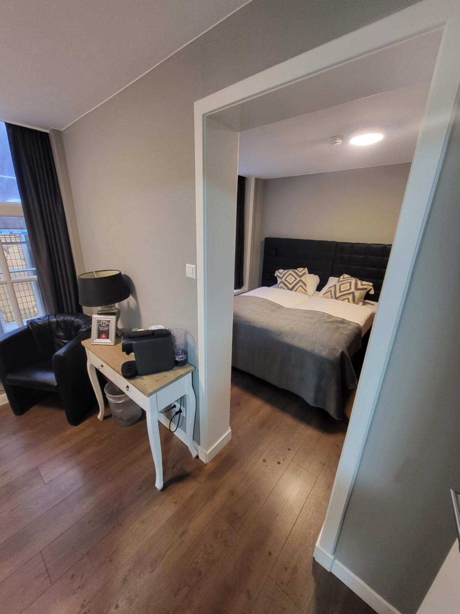 Hotel Broer & Zus Хага Екстериор снимка