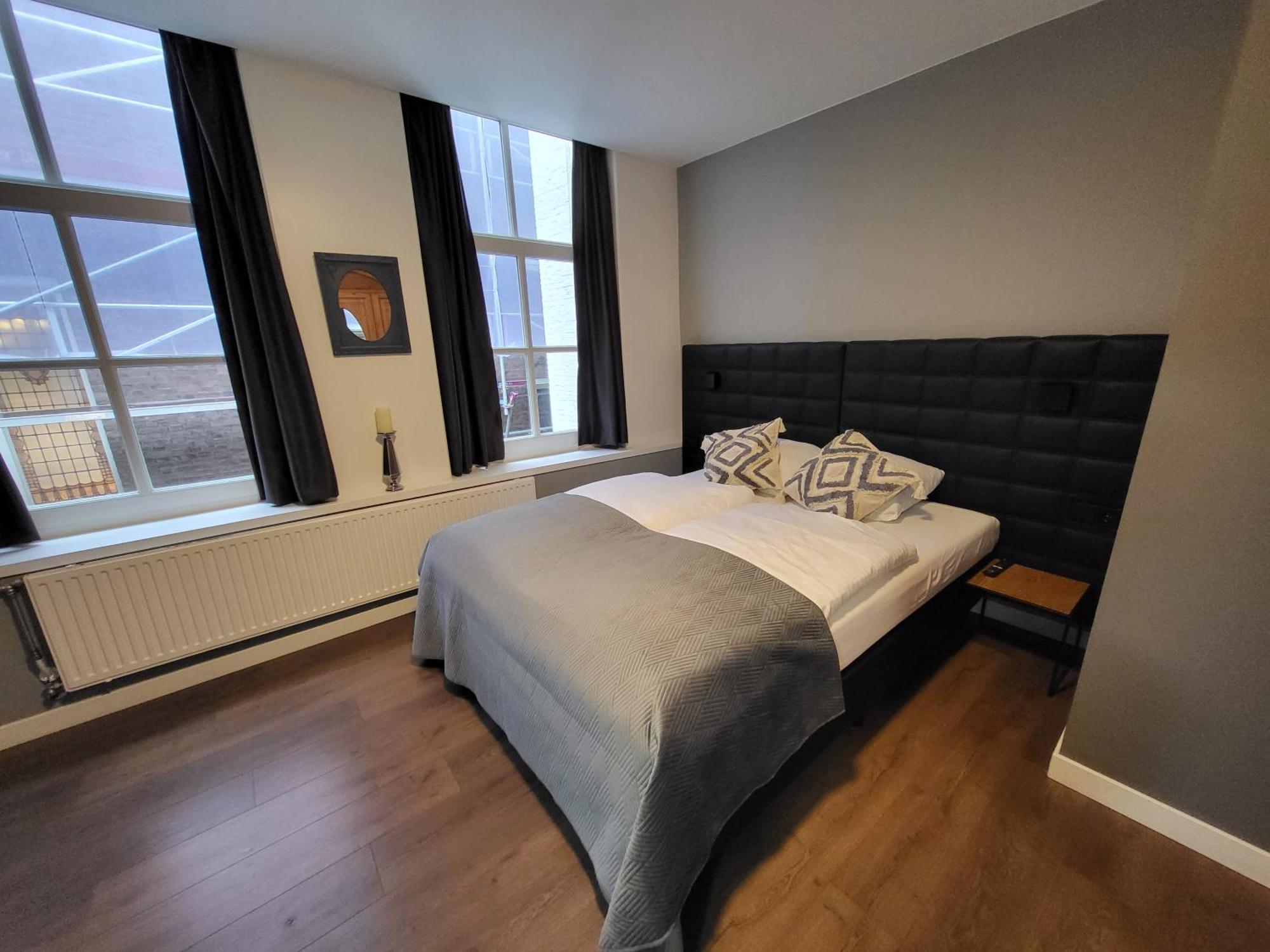 Hotel Broer & Zus Хага Екстериор снимка